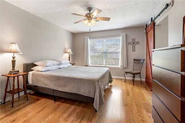 1102 NE 2nd Street, Bentonville, AR 72712