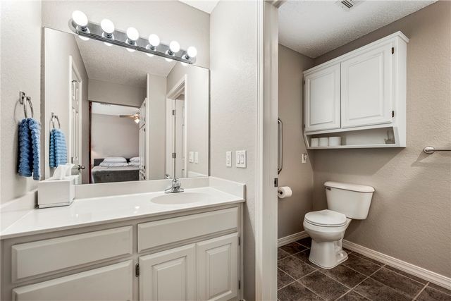 1102 NE 2nd Street, Bentonville, AR 72712