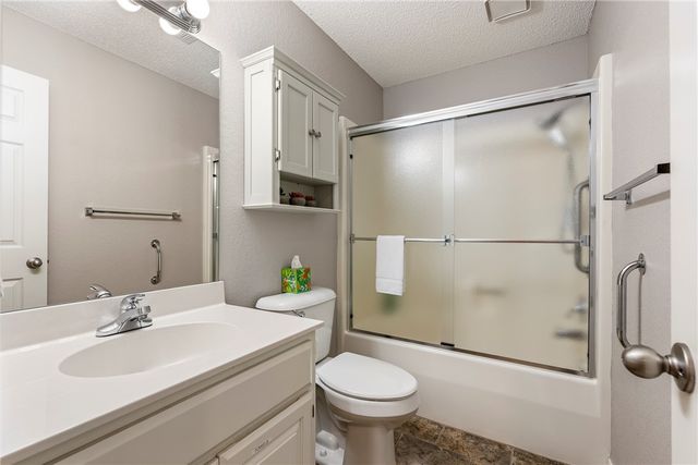 1102 NE 2nd Street, Bentonville, AR 72712