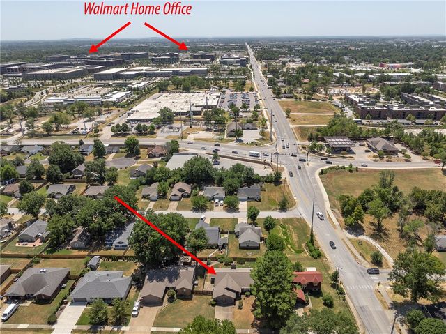 1102 NE 2nd Street, Bentonville, AR 72712
