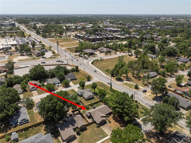 1102 NE 2nd Street, Bentonville, AR 72712
