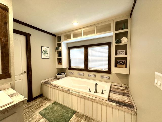705 Thompson RD, Dale, TX 78616