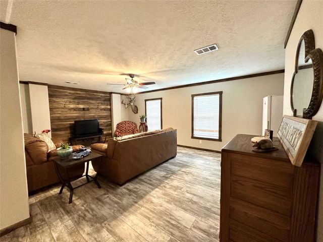 705 Thompson RD, Dale, TX 78616