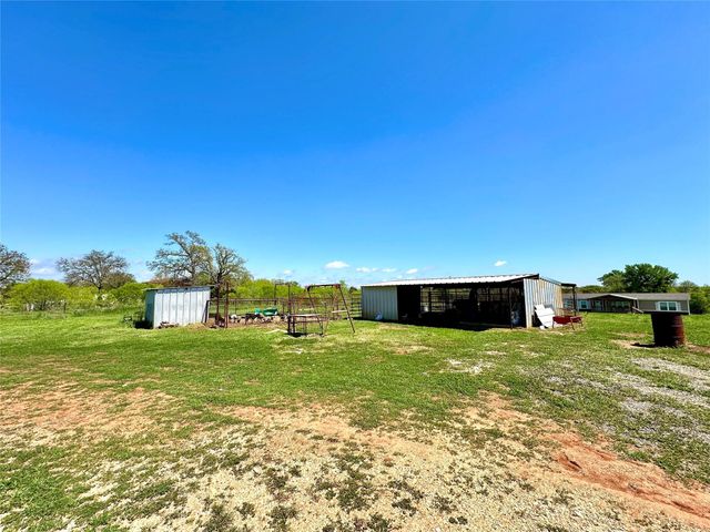 705 Thompson RD, Dale, TX 78616