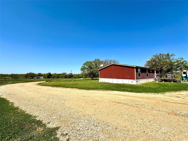705 Thompson RD, Dale, TX 78616