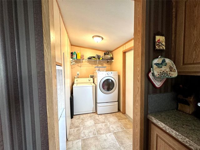 705 Thompson RD, Dale, TX 78616