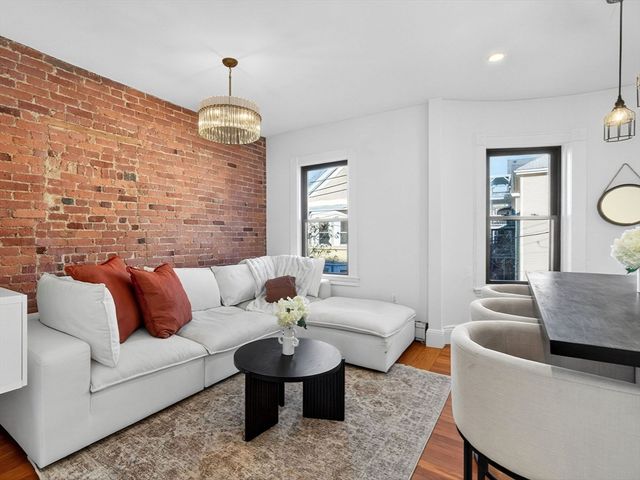 217 Boylston St 3, Boston, MA 02130