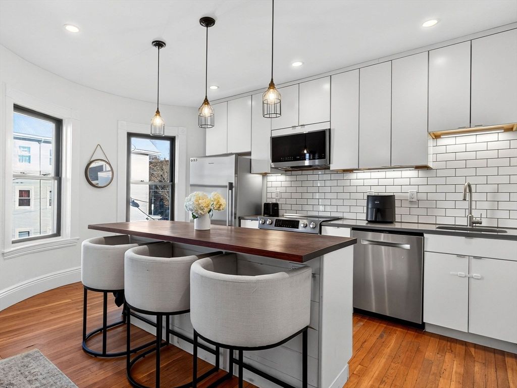 217 Boylston St 3, Boston, MA 02130