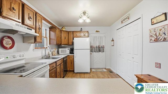 215 Tego Lake Road, East Stroudsburg, PA 18302