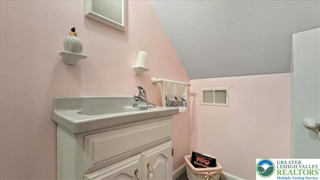 215 Tego Lake Road, East Stroudsburg, PA 18302