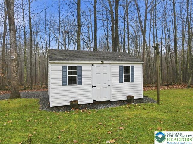 215 Tego Lake Road, East Stroudsburg, PA 18302