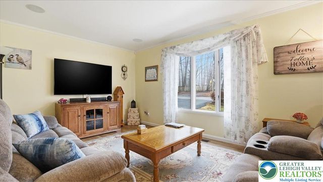 215 Tego Lake Road, East Stroudsburg, PA 18302