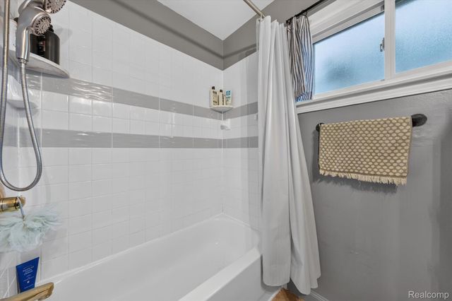 27425 Osmun Street, Madison Heights, MI 48071