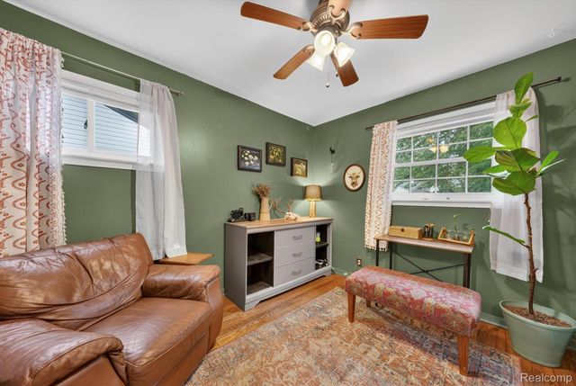 27425 Osmun Street, Madison Heights, MI 48071