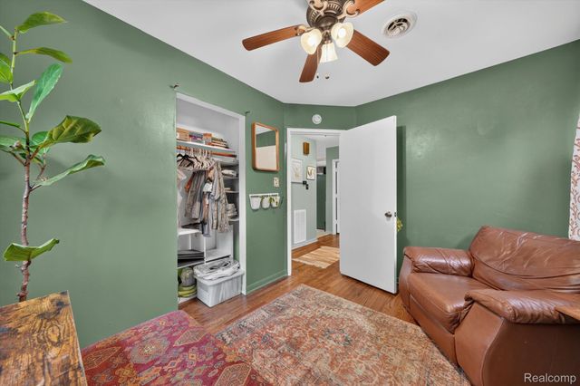 27425 Osmun Street, Madison Heights, MI 48071
