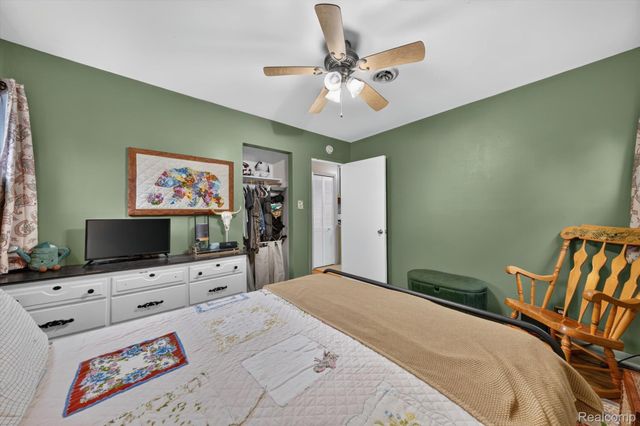 27425 Osmun Street, Madison Heights, MI 48071