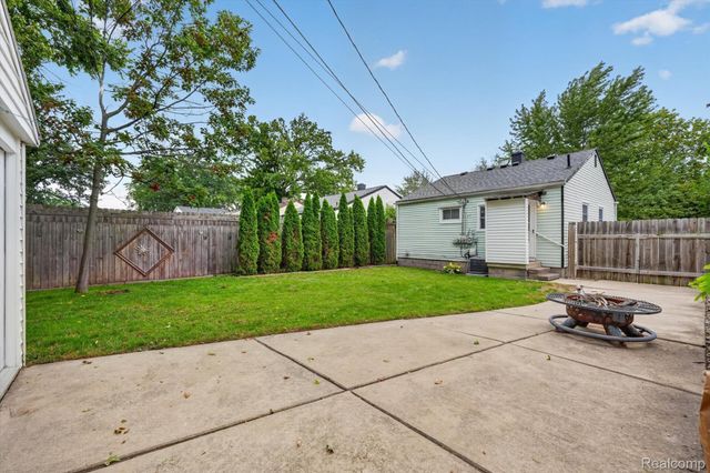 27425 Osmun Street, Madison Heights, MI 48071