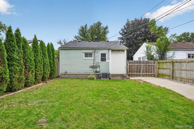 27425 Osmun Street, Madison Heights, MI 48071