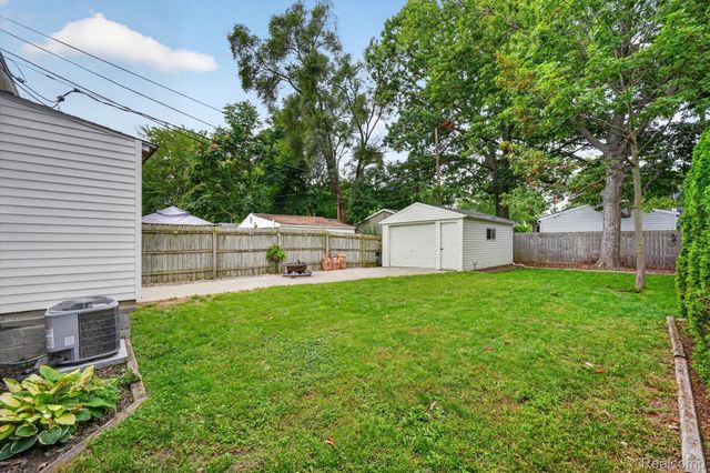 27425 Osmun Street, Madison Heights, MI 48071