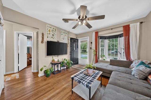 27425 Osmun Street, Madison Heights, MI 48071