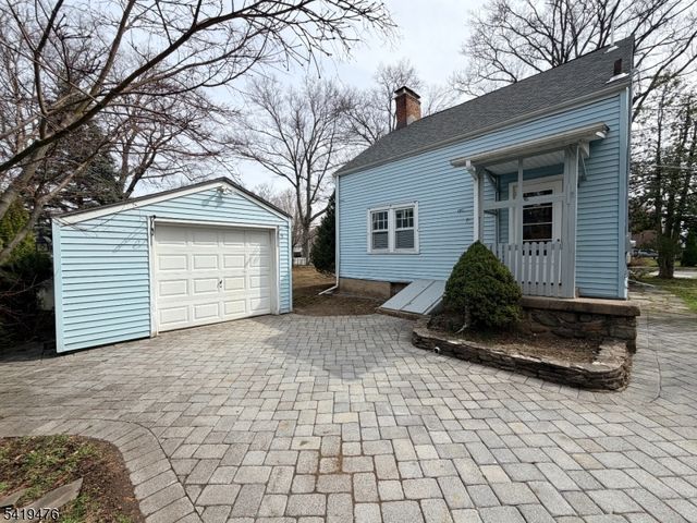 30 Stiles Ave, Morris Plains Boro, NJ 07950