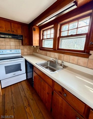 30 Stiles Ave, Morris Plains Boro, NJ 07950