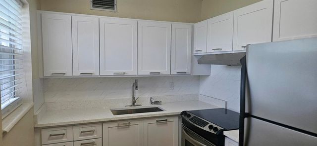 184 WALTHAM H, West Palm Beach, FL 33417