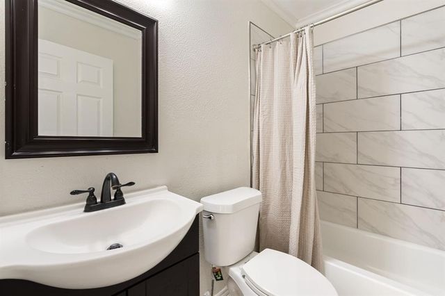 4121 Alamo Avenue, Fort Worth, TX 76107