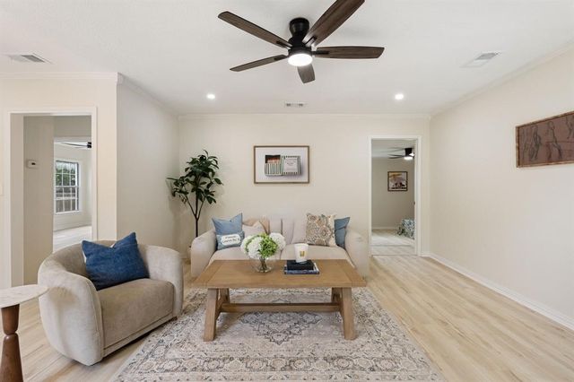 4121 Alamo Avenue, Fort Worth, TX 76107