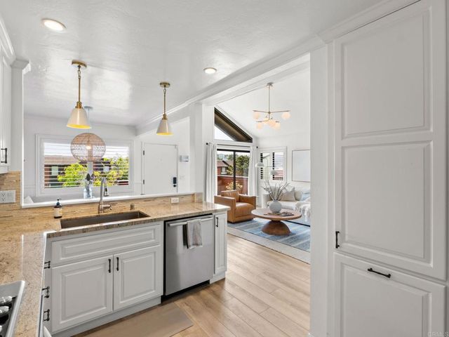 2552 Ocean Cove Drive, Cardiff By The Sea, CA 92007