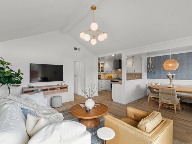 2552 Ocean Cove Drive, Cardiff By The Sea, CA 92007