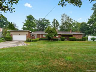 628 Riverside Drive, Linden, MI 48451