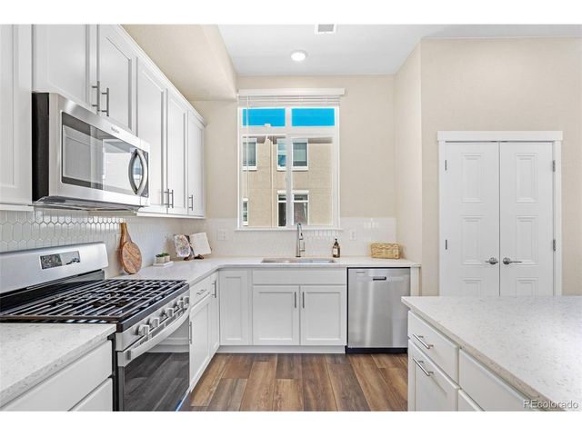 2220 S Mcintyre St, Lakewood, CO 80228