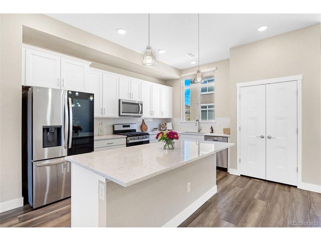2220 S Mcintyre St, Lakewood, CO 80228