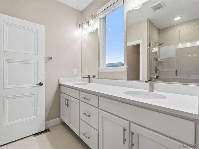 2220 S Mcintyre St, Lakewood, CO 80228