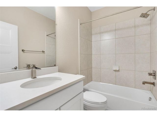 2220 S Mcintyre St, Lakewood, CO 80228