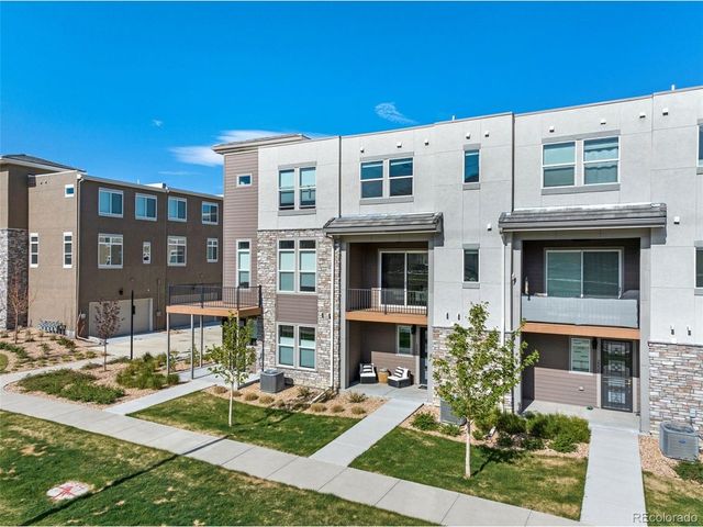 2220 S Mcintyre St, Lakewood, CO 80228