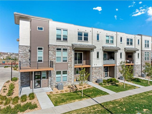 2220 S Mcintyre St, Lakewood, CO 80228
