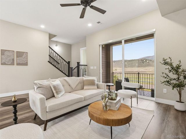 2220 S Mcintyre St, Lakewood, CO 80228