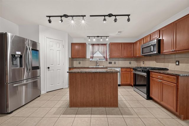 25346 Barmby Drive, Tomball, TX 77375