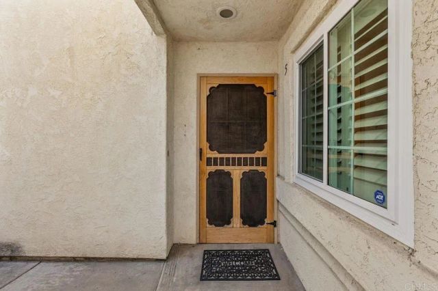 1050 La Tortuga Drive 5, Vista, CA 92081