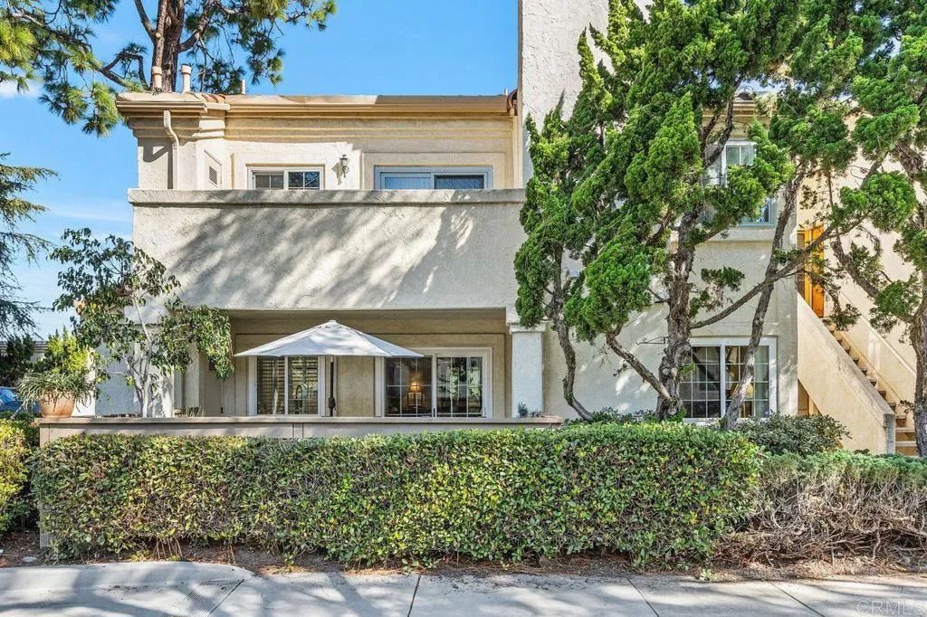 1050 La Tortuga Drive 5, Vista, CA 92081