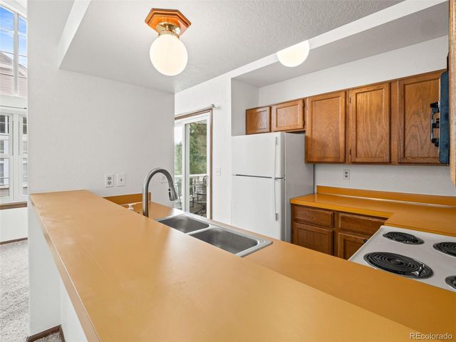 5725 W Atlantic Place 305, Lakewood, CO 80227