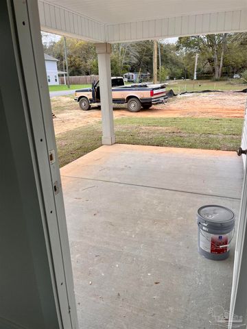 360 Mckinnon Ln, Pensacola, FL 32534