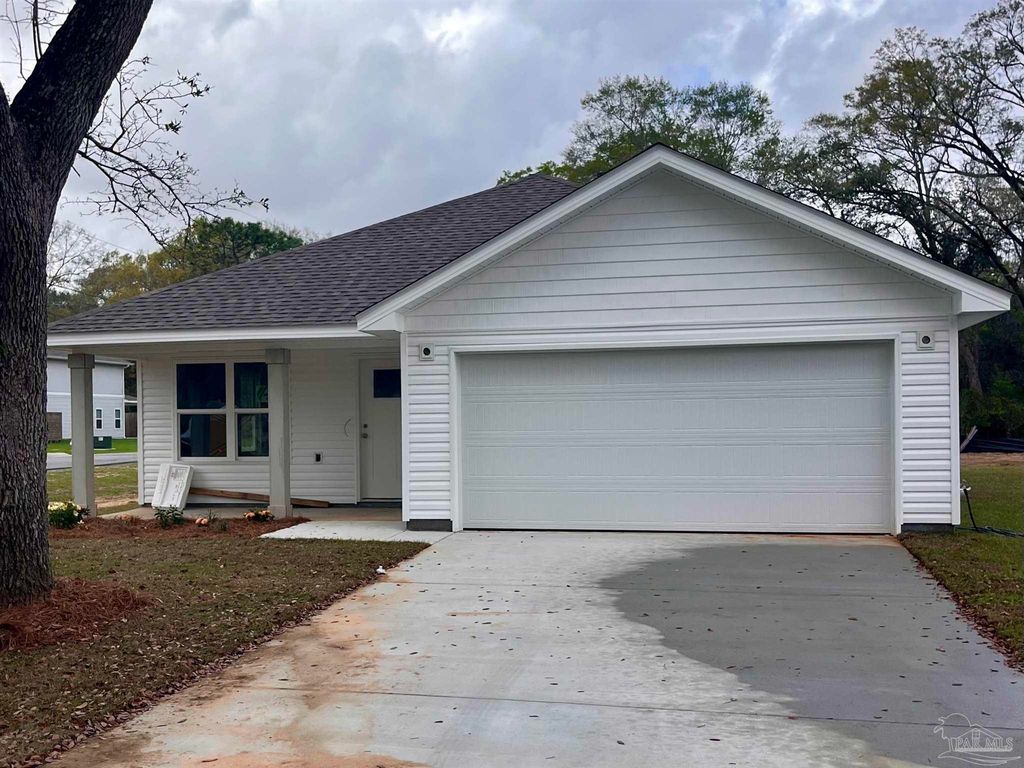 360 Mckinnon Ln, Pensacola, FL 32534