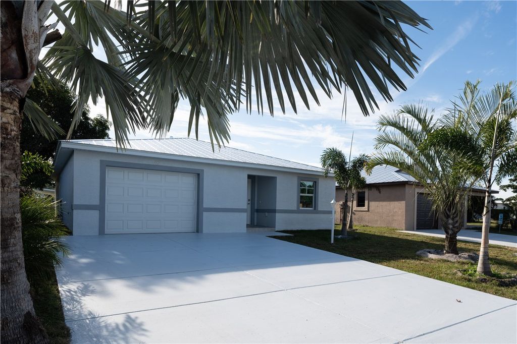 6724 Mar Pacifico Way, Fort Pierce, FL 34951