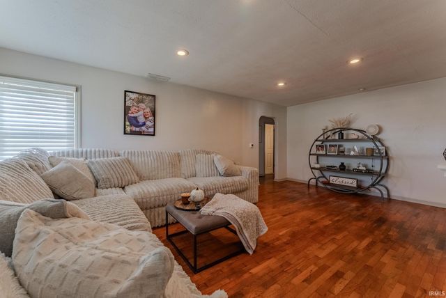 614 E South A Street, Gas City, IN 46933