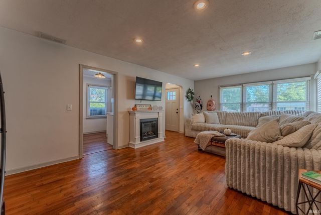 614 E South A Street, Gas City, IN 46933