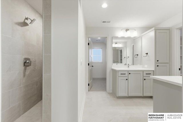 5714 N 196th Street, Elkhorn, NE 68022