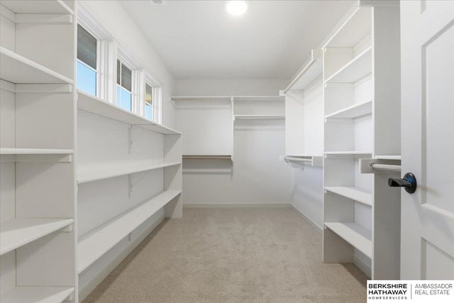 5714 N 196th Street, Elkhorn, NE 68022